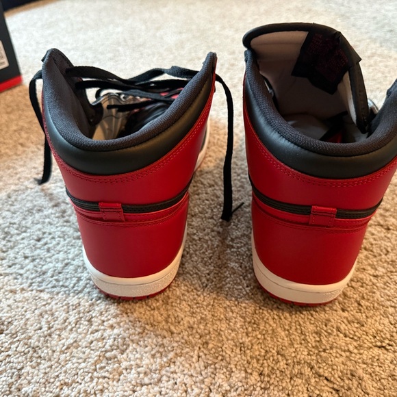 Air Jordan 1 High '85 'Bred/Banned’ 2025 - Picture 5 of 5